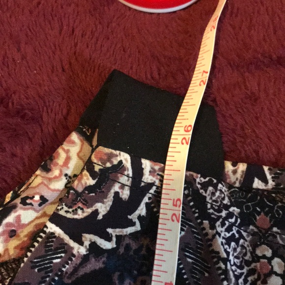 V neck paisley print  peek a boo short sleeve top - Picture 6 of 6